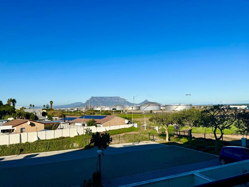2 Bedroom Property for Sale in De Zicht Estate Western Cape